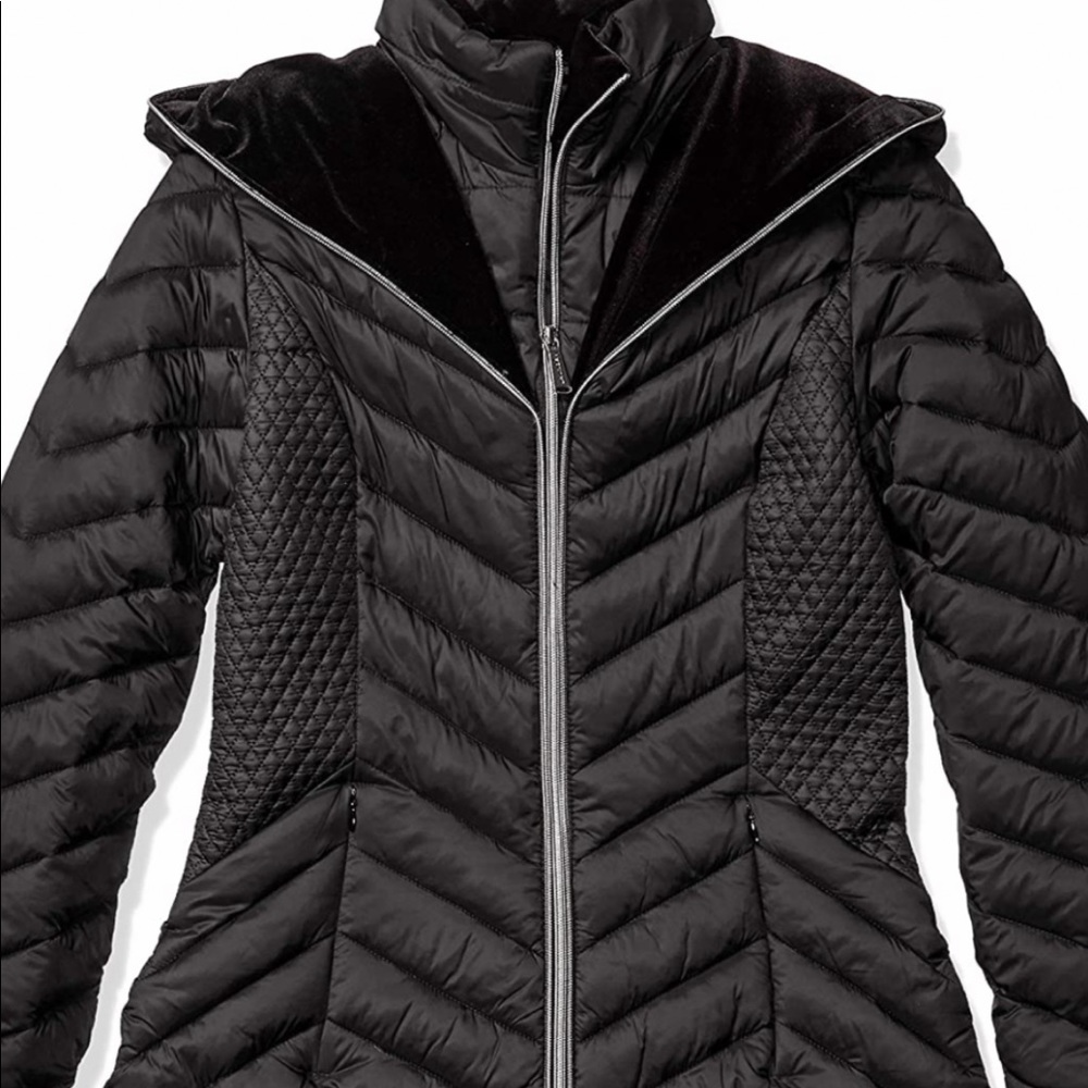 LAUNDRY BY SHELLI SEGAL Women's Lightweight Puffer Jacket with Velvet
